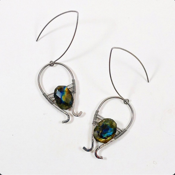 Wire Wrapped Peacock Labradorite Art Pendant - Picture 4 of 6